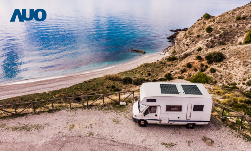 「可撓輕量化太陽光電板SunCurva」使用輕量特殊耐候型複合板取代傳統太陽能板的玻璃前板，不僅降低70%重量，每米平方僅3Kg；具有抗衝擊性能及通過電磁相容性測試，可應用於交通運輸工具，如露營車、遊艇等